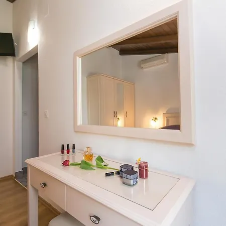 Apartment 2717c